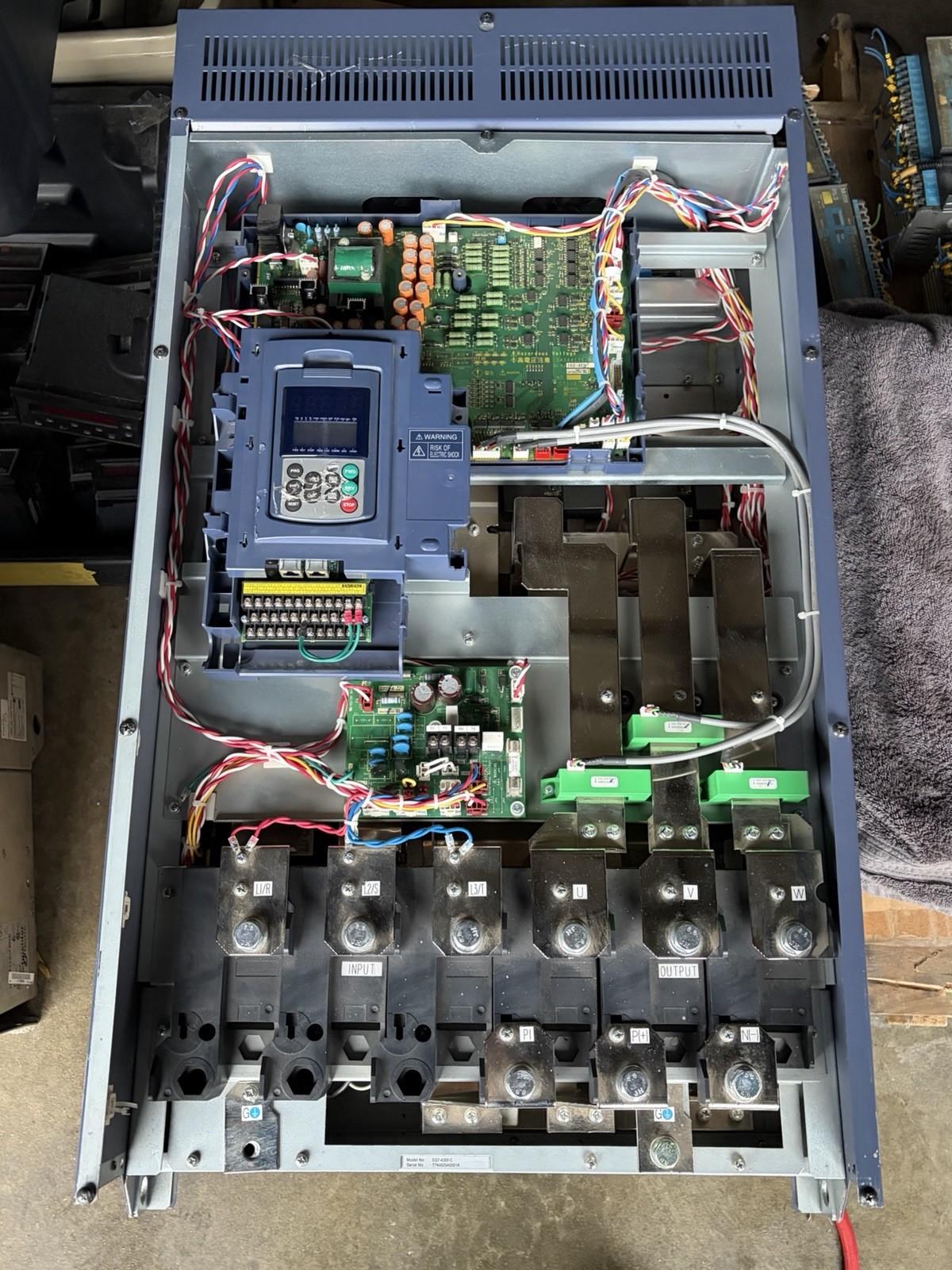 300 HP VFD TECO Westinghouse EQ7-4300-C 480 V 377A VFD EQ7 Series