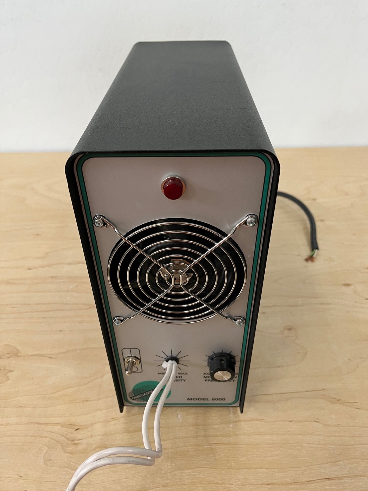 Ultrasonic Power Corp / 53-40-418-1 / Power Generator 1000w 8a 240v-ac, “AS-IS”