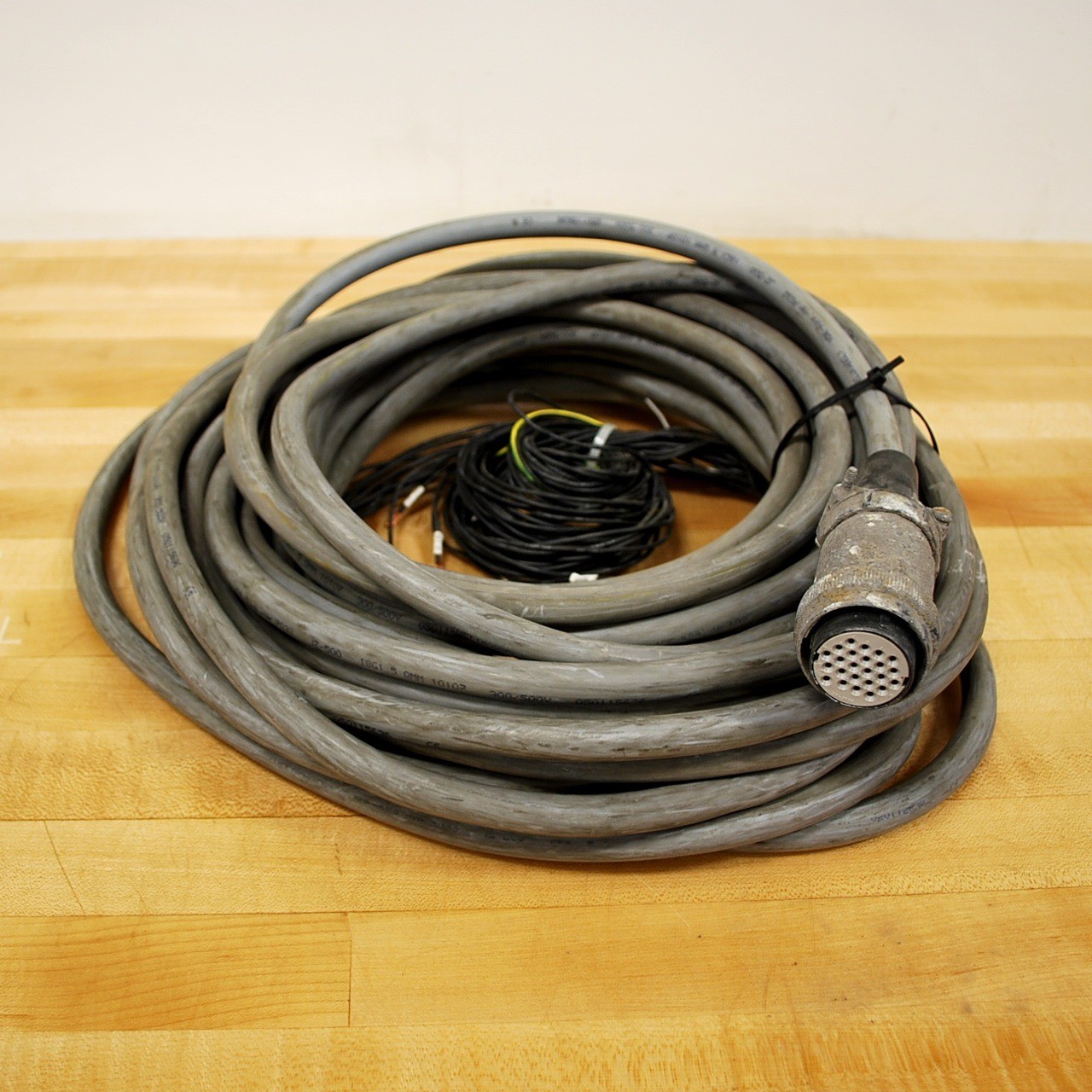 Helukabel 10107 JZ-500 18G1.5 300/500V 050115636 24 Pin Female to Bare Wire