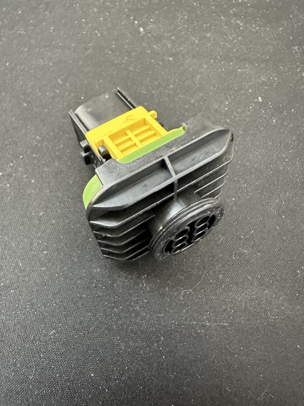 TE Connectivity 1-1703820-1 New Old Stock