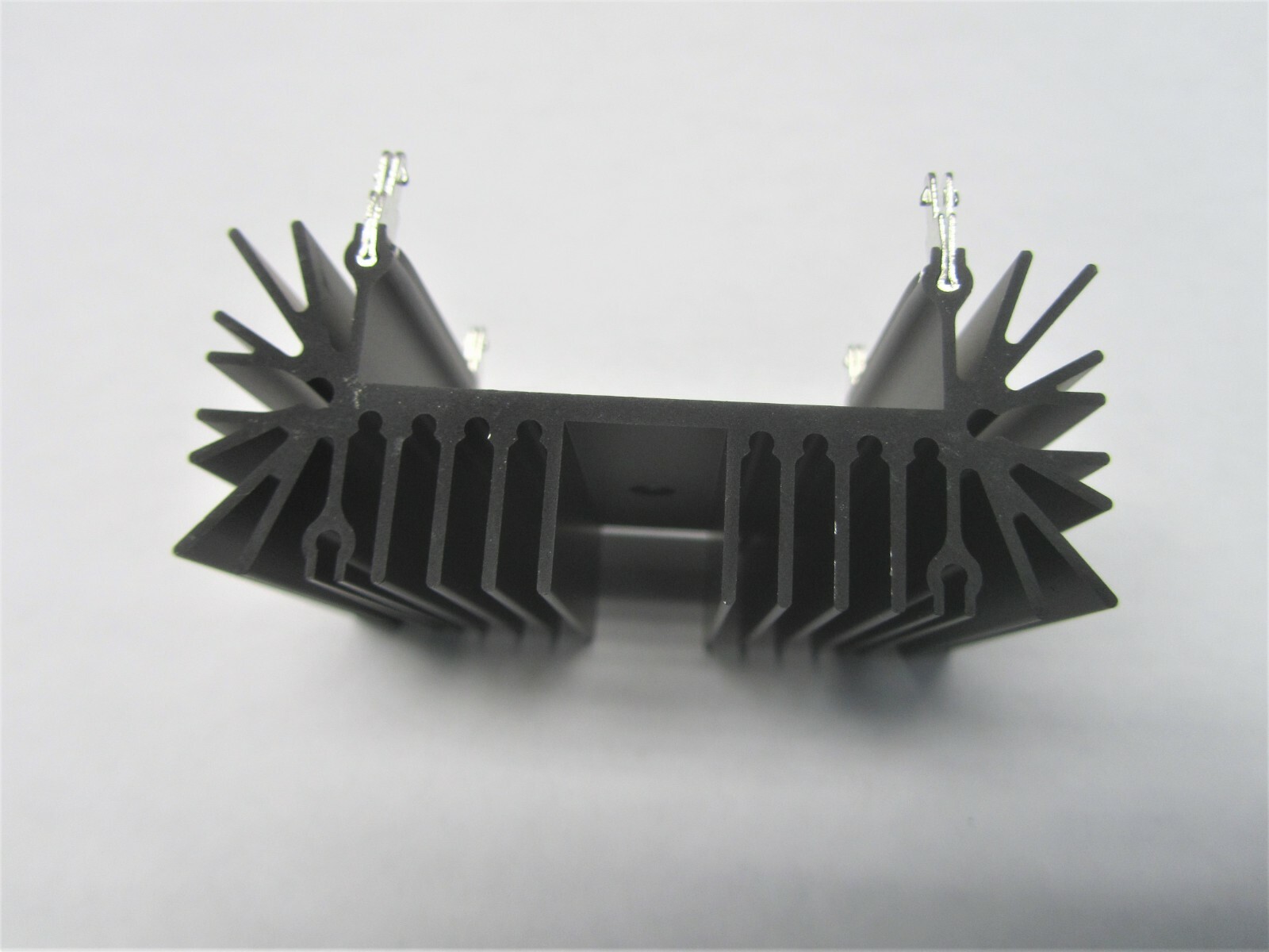 OHMITE Heat Sinks UNIVRSAL MT HEATSINK TO-247 (Pack of 10) VM3-038-1AE