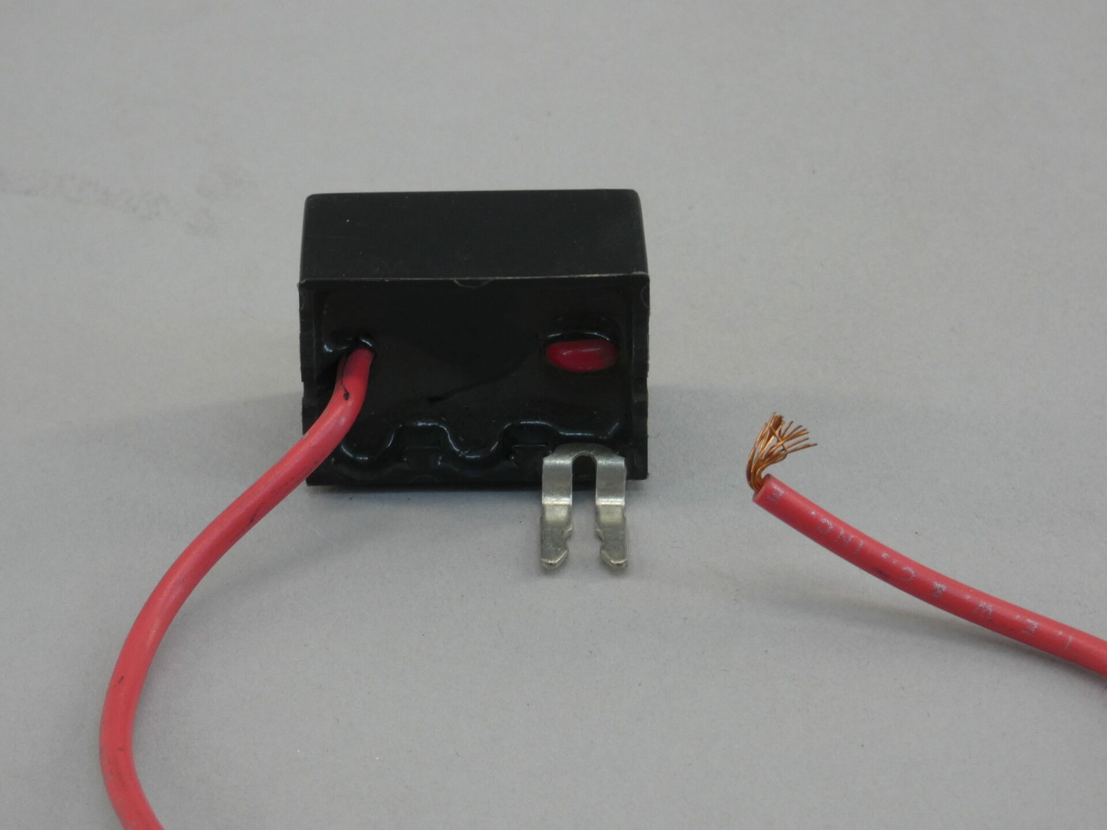 Allen-Bradley 199-FSMA11 Surge Suppressor 130-250V SER B – NEW Surplus!