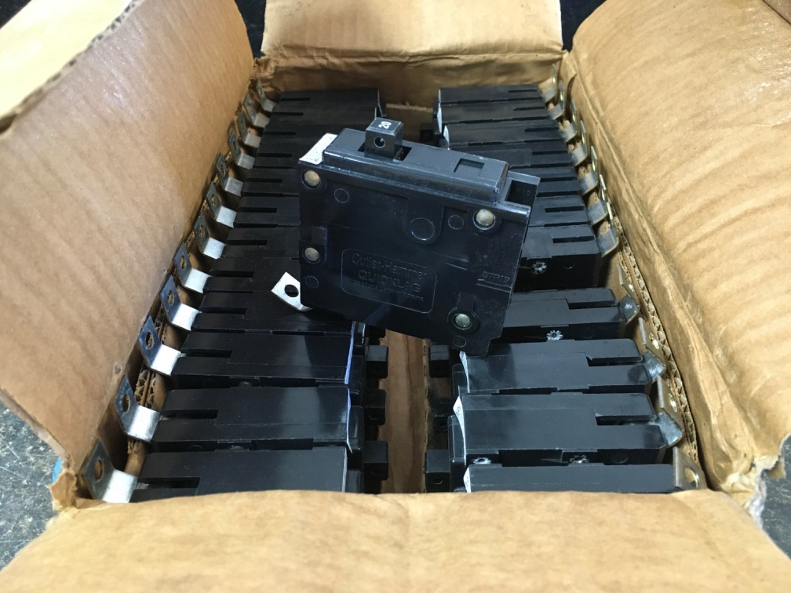 Eaton BAB1020 Circuit Breaker, 20A, Single-Pole *BOX OF 24*