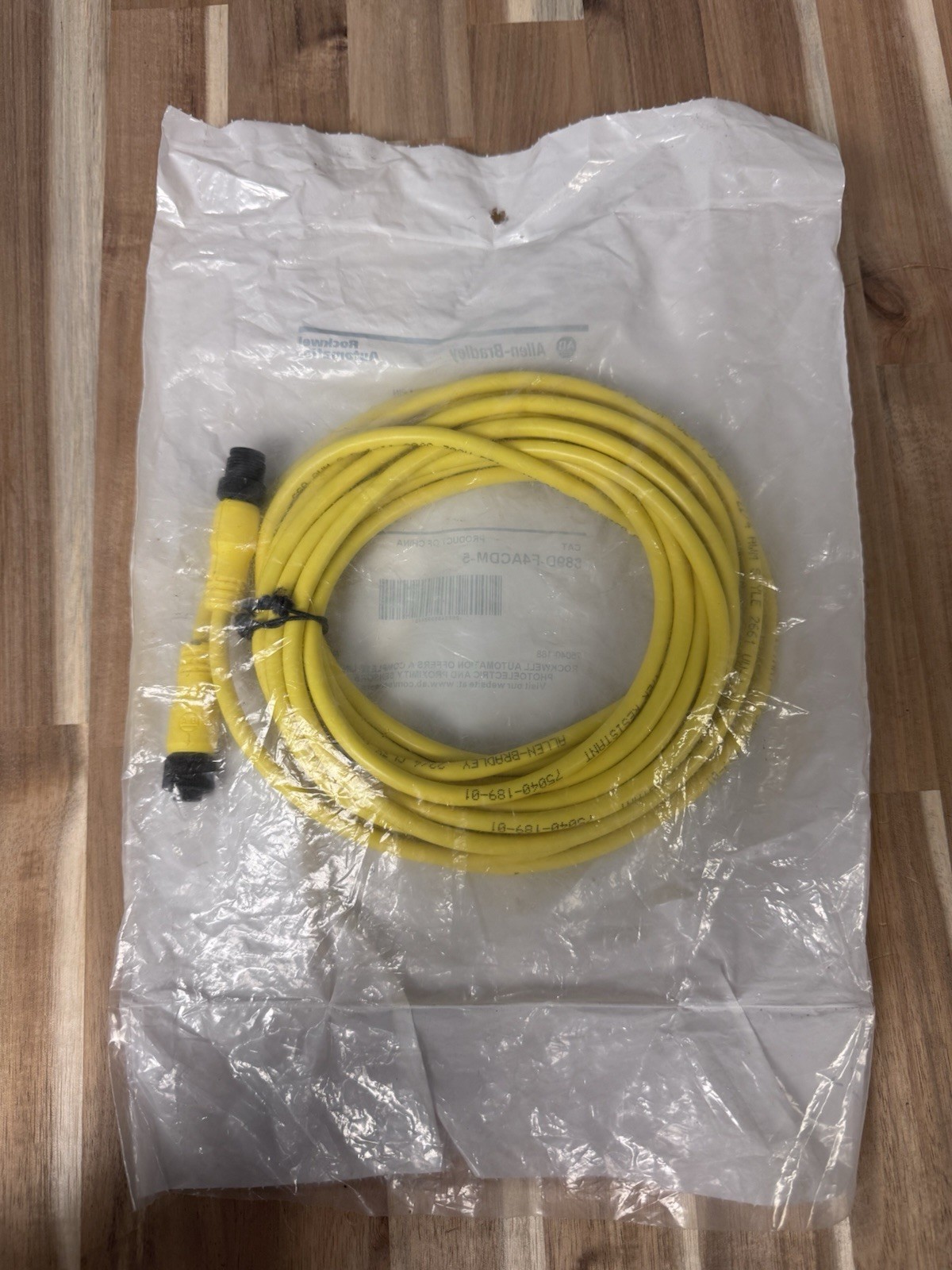 NEW- Allen Bradley 889D-F4ACDM-5 DC Micro 4 Pin Straight 5m Cable Ser B