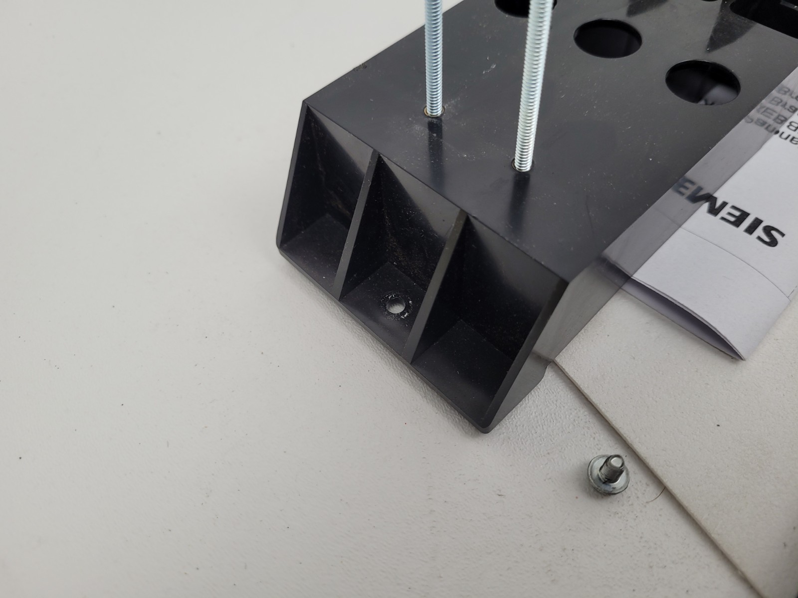BBKEB32 Siemens P3 Branch Mount Kit For EB Frame – Next Day Option