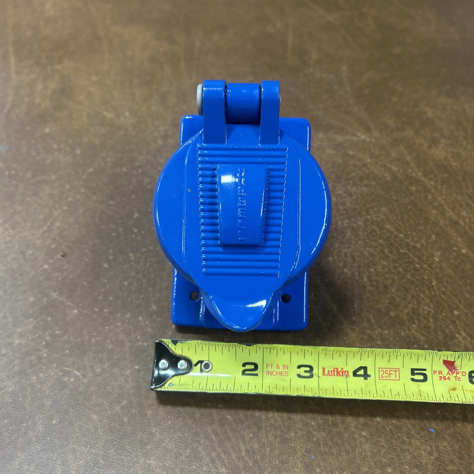 NEW HUBBELL HBL25250 Locking Receptacle 600VAC 30A 250VDC 20A, 3 Phase, 4P 5W