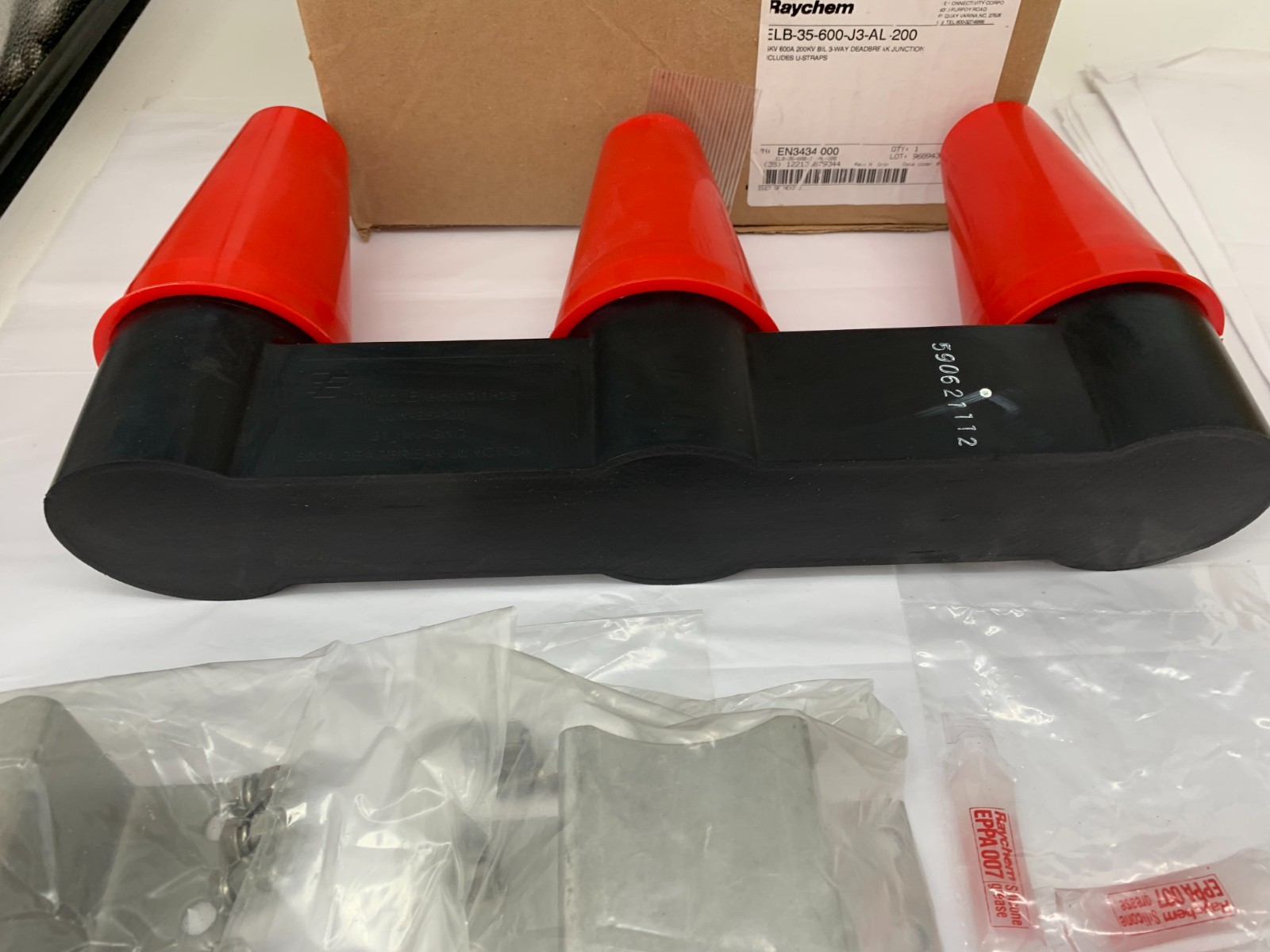 TE Connectivity ELB-35-600-J3-AL-200 Raychem Deadbreak Junction 35kV 600A 3-PT
