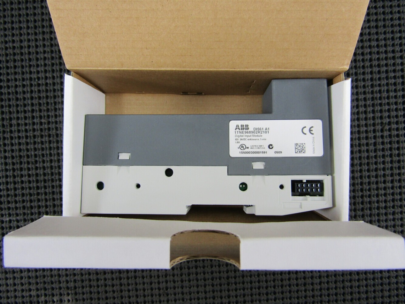 ABB 1TNE968902R2101 Digital Input Module 8DI 24VDC 1-Wire 1.6W DI561 A1