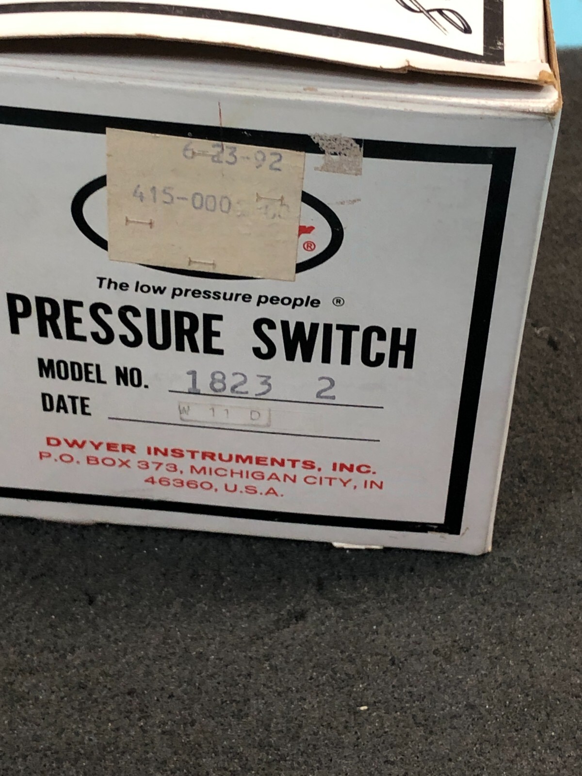 2 Dwyer 1823-2 Low Differential Pressure Switch, 171635