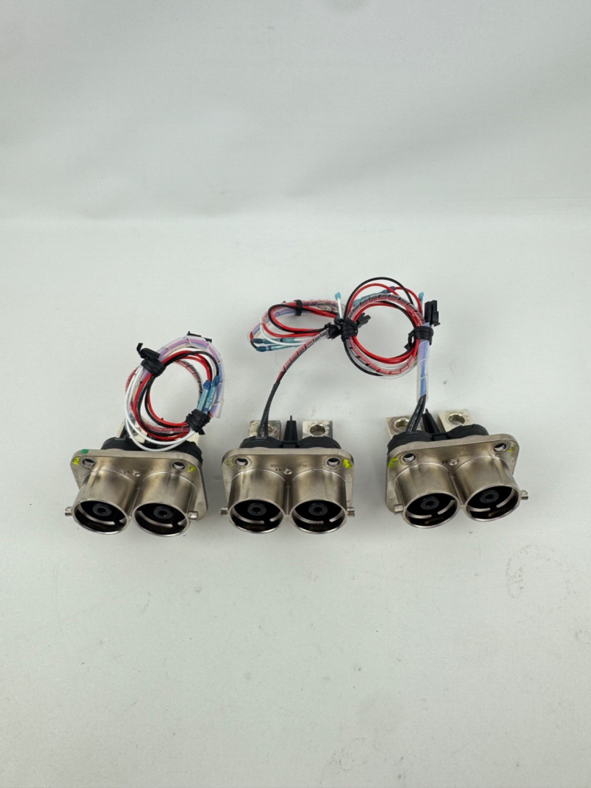 x(3) Amphenol PL082Y-301-10D8 EV Connectors 10MM 2 WAY RCP D8 BUSBAR HOLE Y KEY