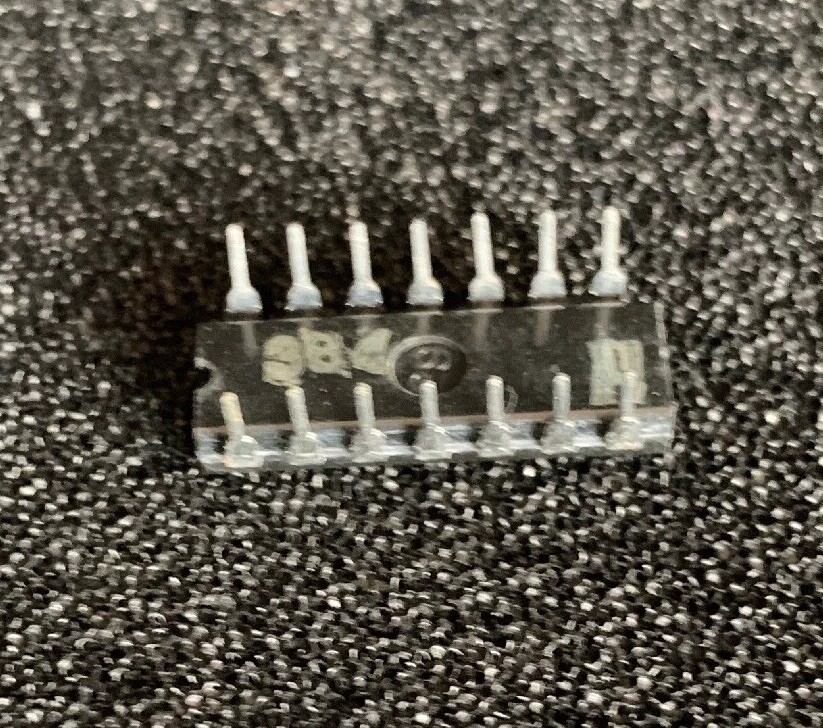 Signetics SP384N Quad2 Input IC “New” -Free Shipping