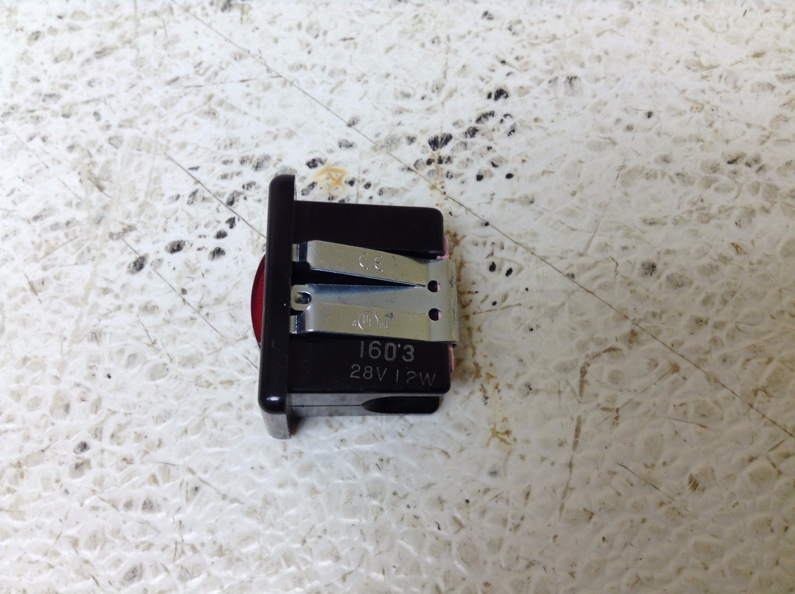 Solico Red 28 V 1.2 W 160’3 Snap In Indicator Lamp New