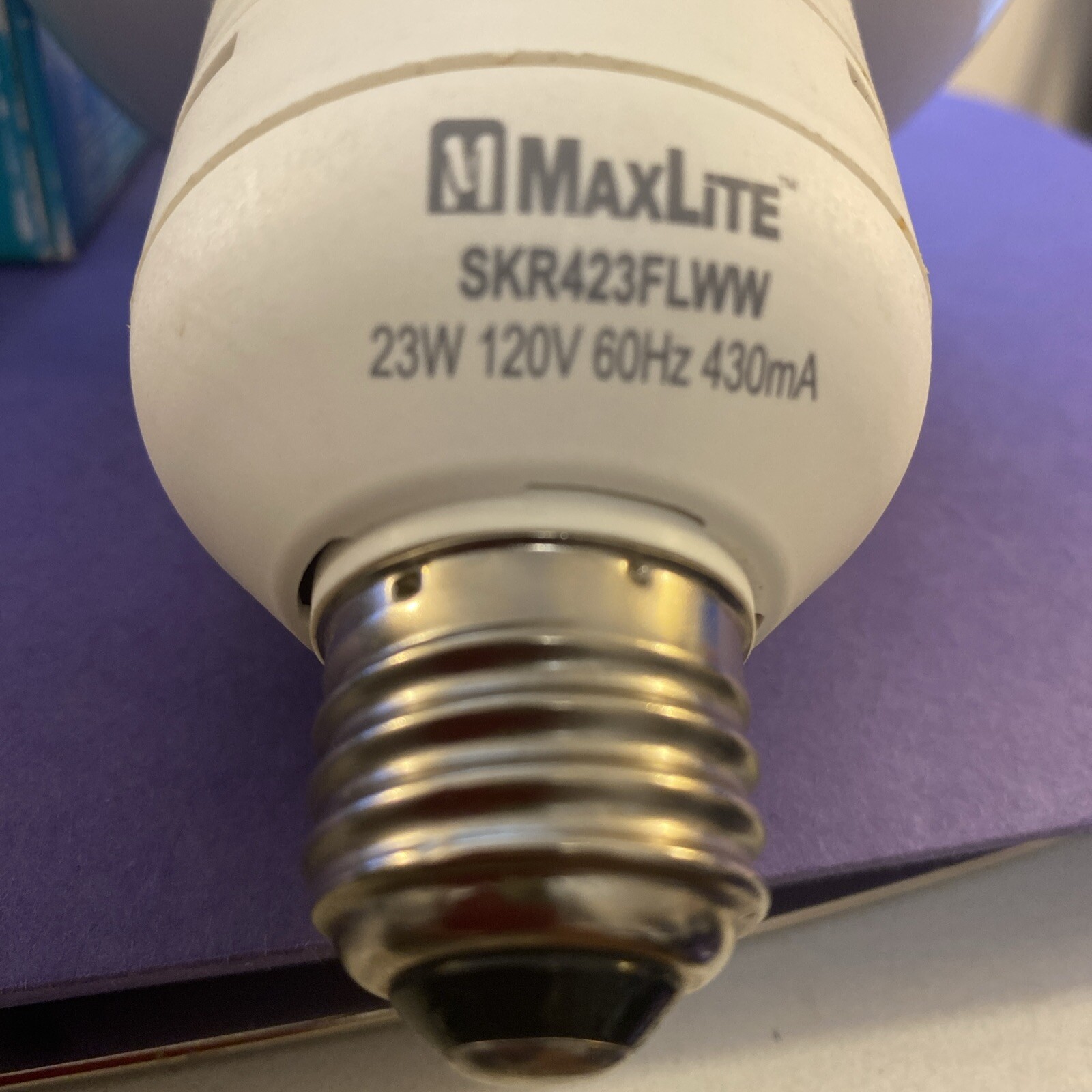 MAXLITE SKR423FLWW 23 Watts R40 950 Lumens 6000 Hours Energy Saving Flood New