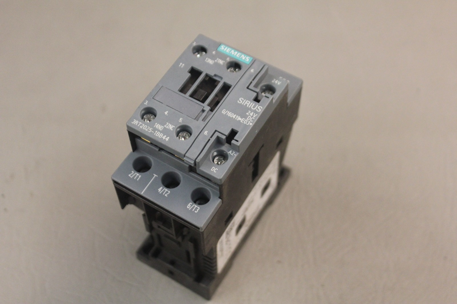 SIEMENS SIRIUS CONTACTOR 3RT2025-1BB44