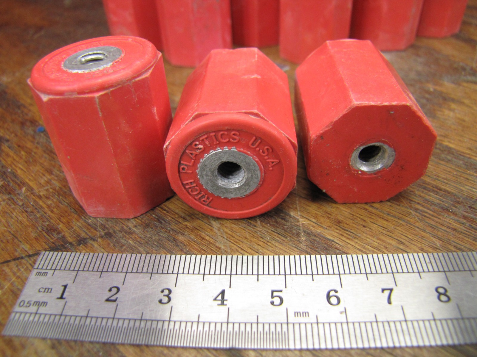 Rich Plastics USA (20) lot 1.25″ T x 1″ W Red Hex Standoff Insulators