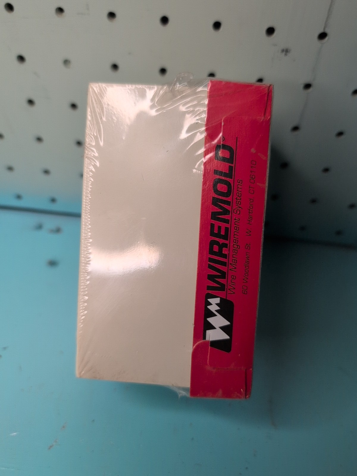 Wiremold V5744, 300 V, Ivory, Extra Deep, Raceway Switch and Receptacle Box, 1pc