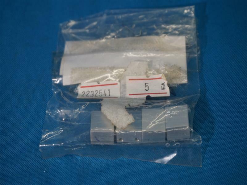 Lot 4pcs Brace-Cell