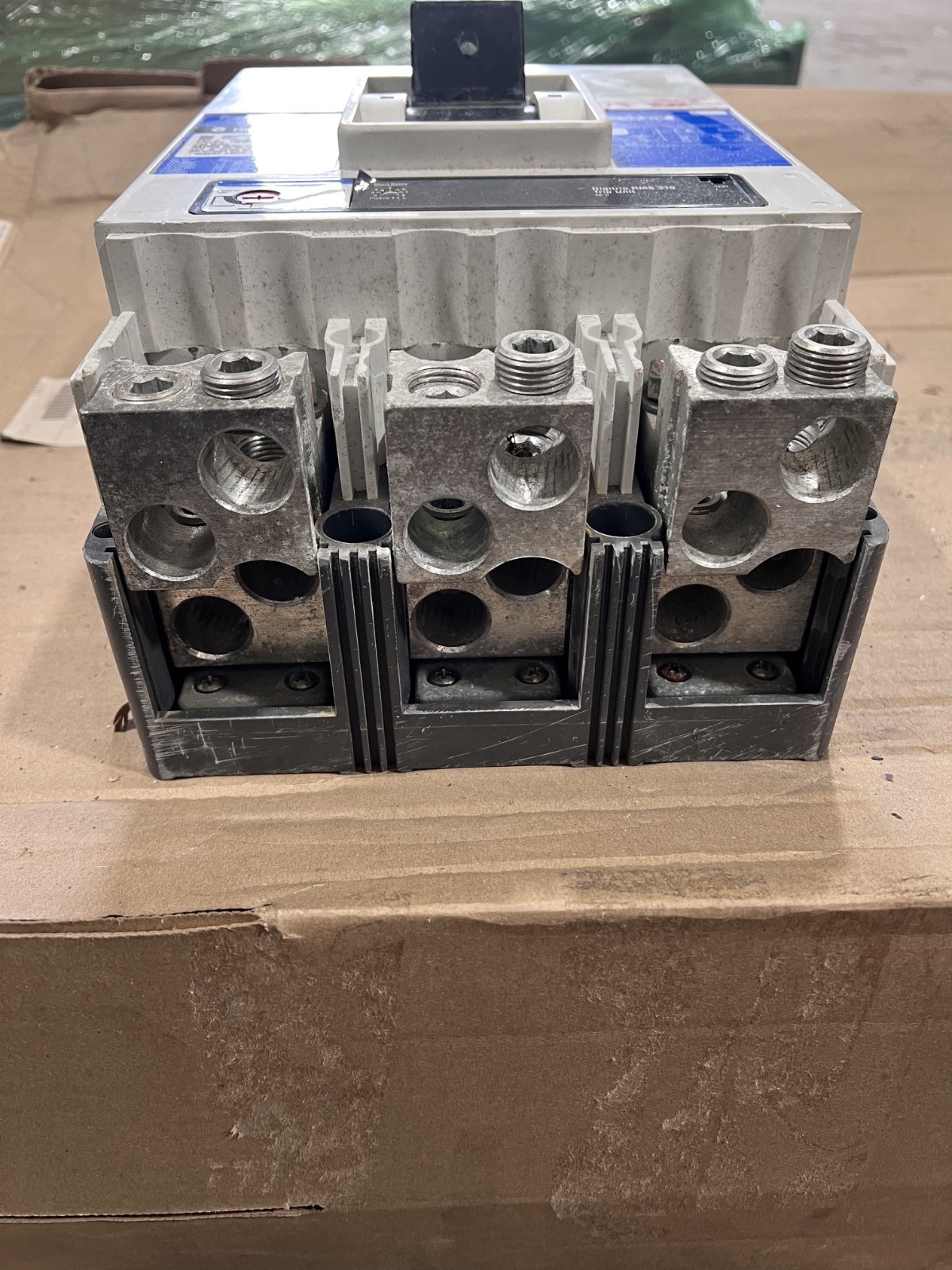 Cutler-Hammer Circuit Breaker HND3800T33W
