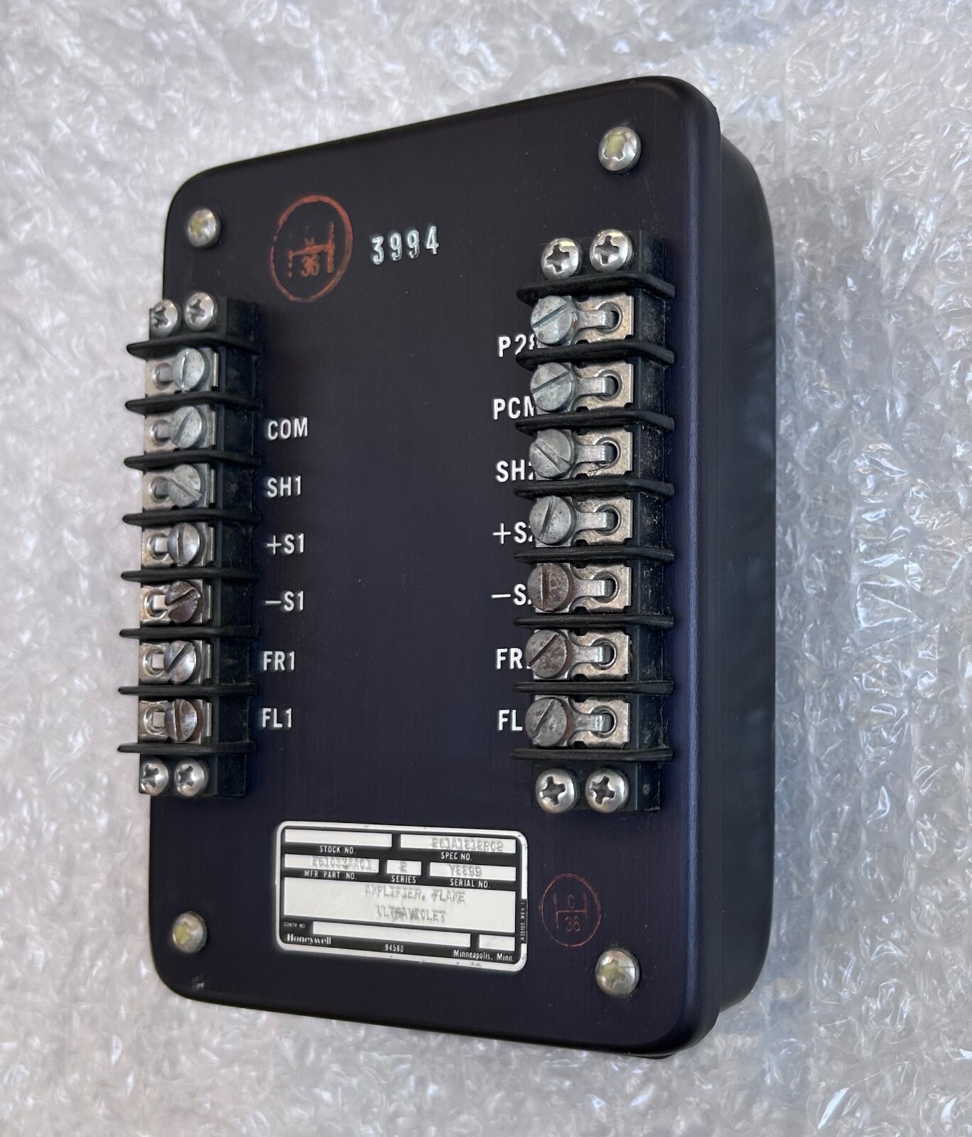 Honeywell EG1033AA01 P/N : GE261A1812P02 UV flame amplifier detector Y8899