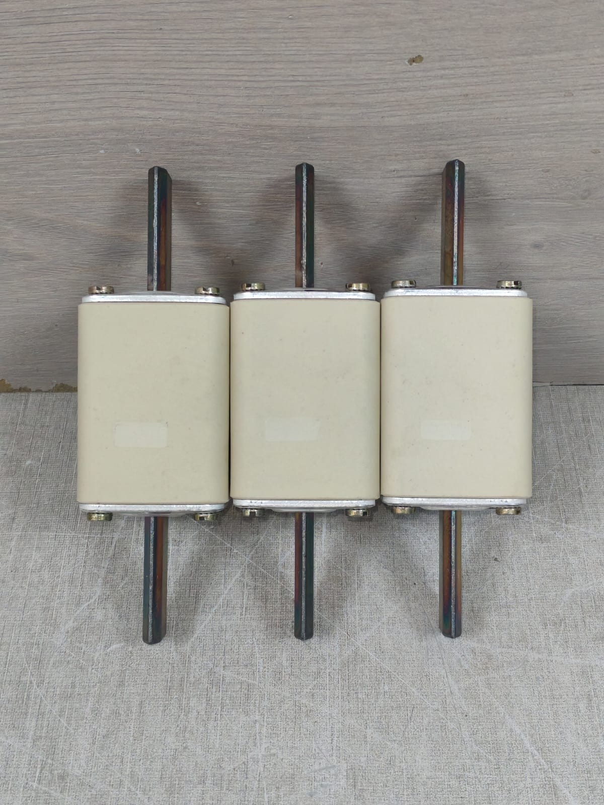 LOT 3PCS SIEMENS 3NA3240 LV-HRC-FUSE LINKS 200A