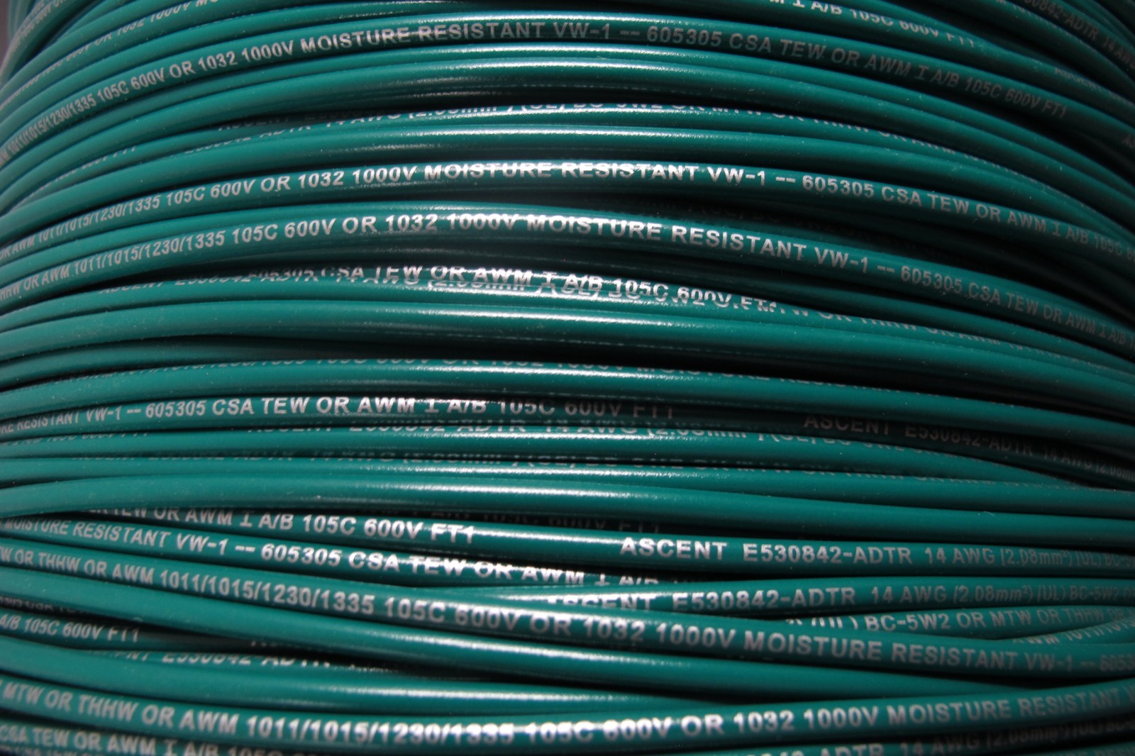 NEW 1015/14T41-2 14 41TC 105C 600V MTW 1015/1230 Green WIRE