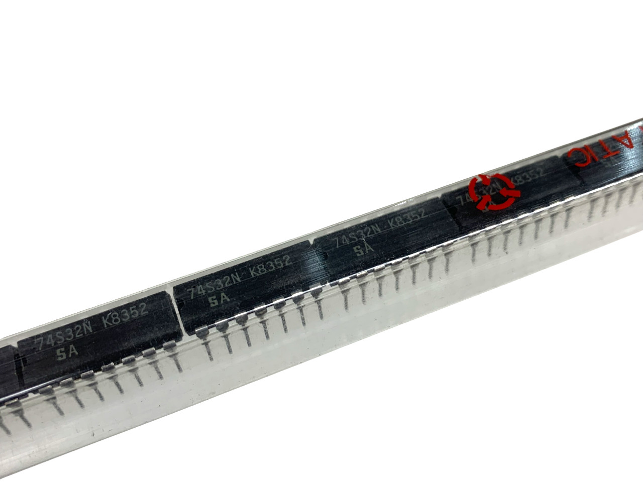 Signetics N74S32N / 74S32N IC OR Gate 4CH 2INP DIP 14 Pin Equivalent SN74S32N