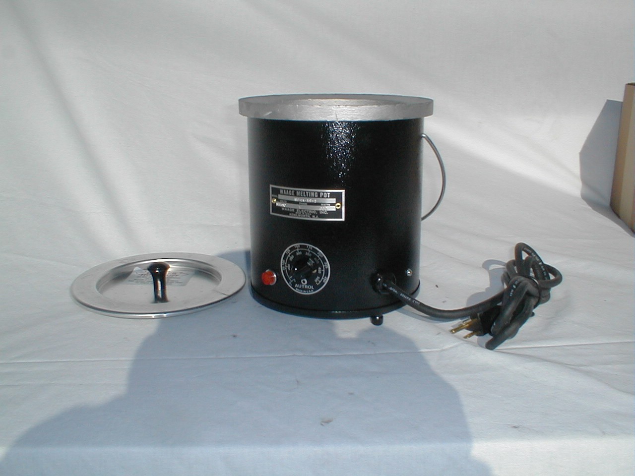 WAAGE MELTING POT WP4A-19-1 NEW IN BOX – 600 W 115V 60-450°F TEMP RANGE 1/2 GAL