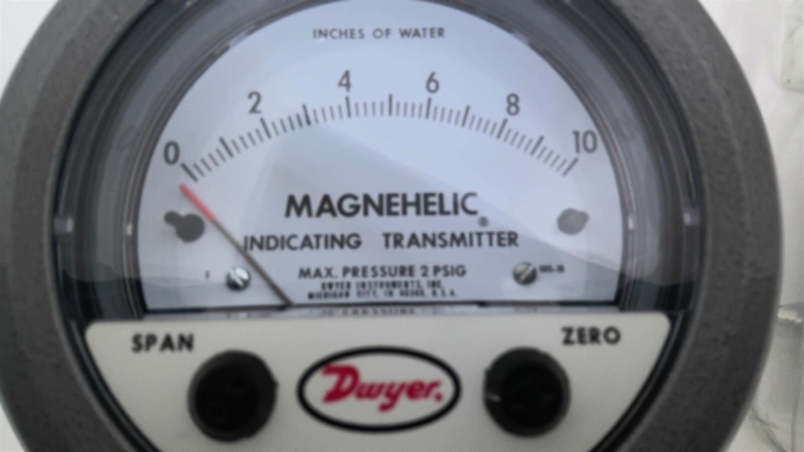 Dwyer MAGNEHELIC Indicating Transmitter