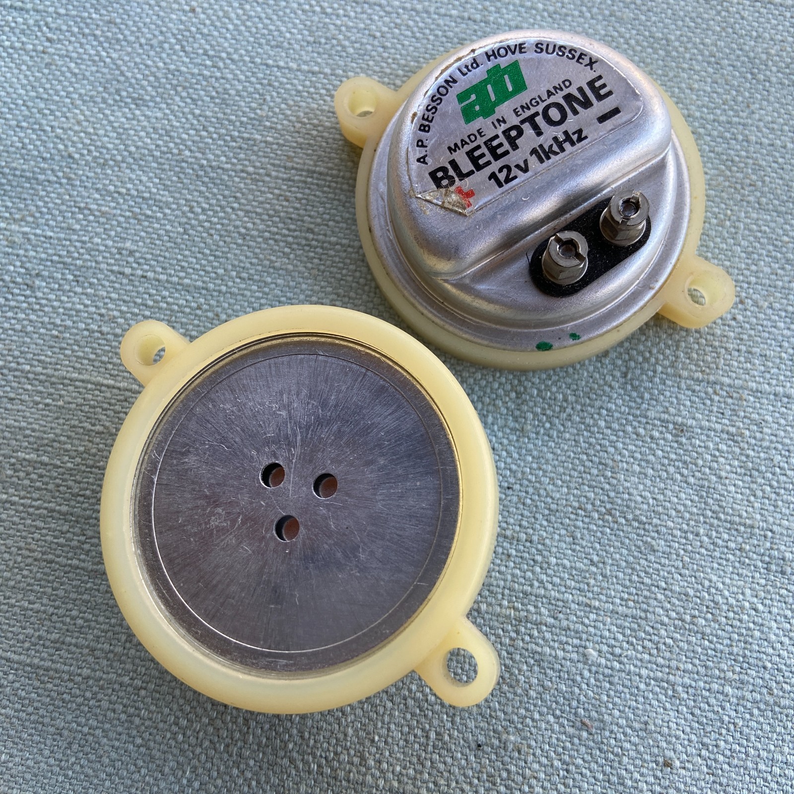 Vintage A.P. Beeson BLEEPTONE 12V Buzzer Alarm Made in England Lot 2 Untested
