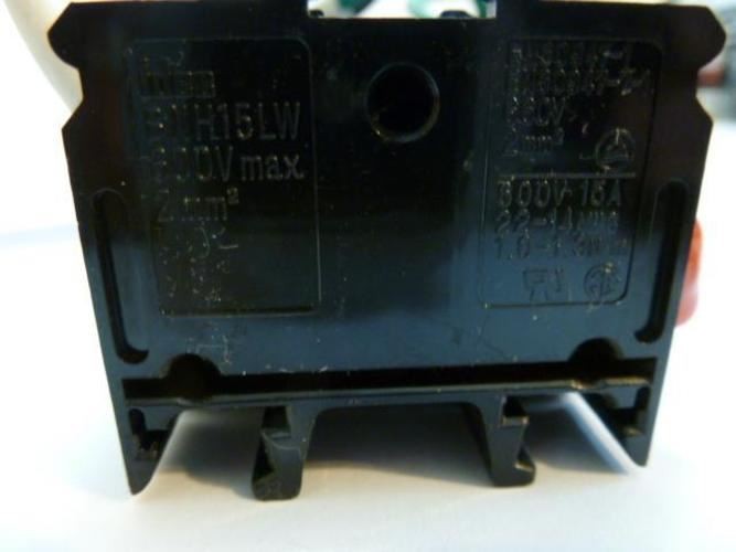 203564 New-No Box; Idec BNH15LW LOT-9 Terminal Block 600V2mm connected