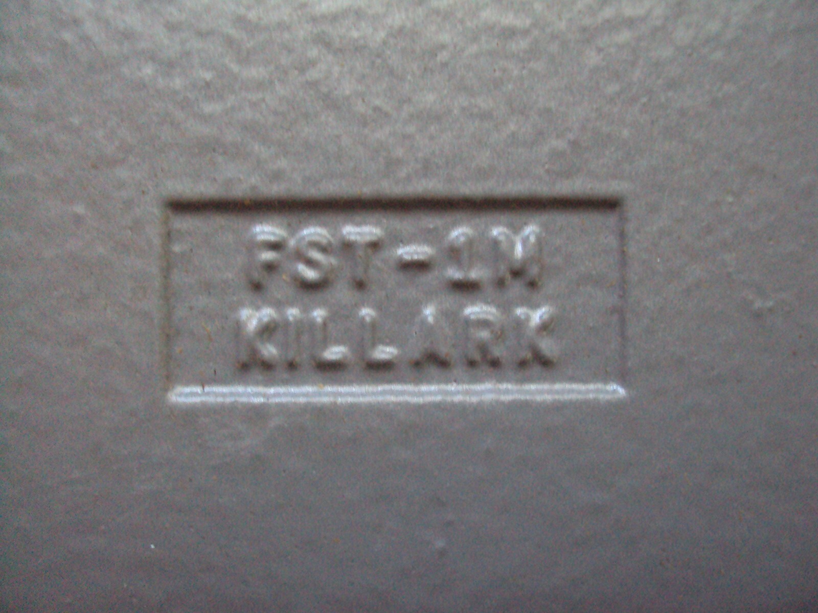 KILLARK CAT NO: FST-1M – 1/2″ CAST IRON DEVICE BOX NEW IN BOX