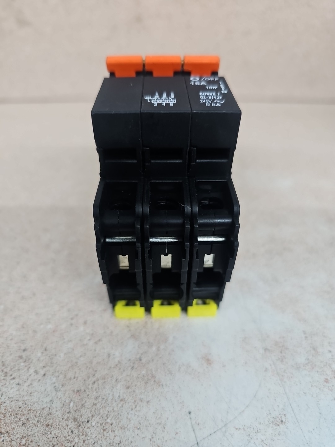CBI QL-3(13)-DM-1-15A 2 POLE 15A CIRCUIT BREAKER Chipped