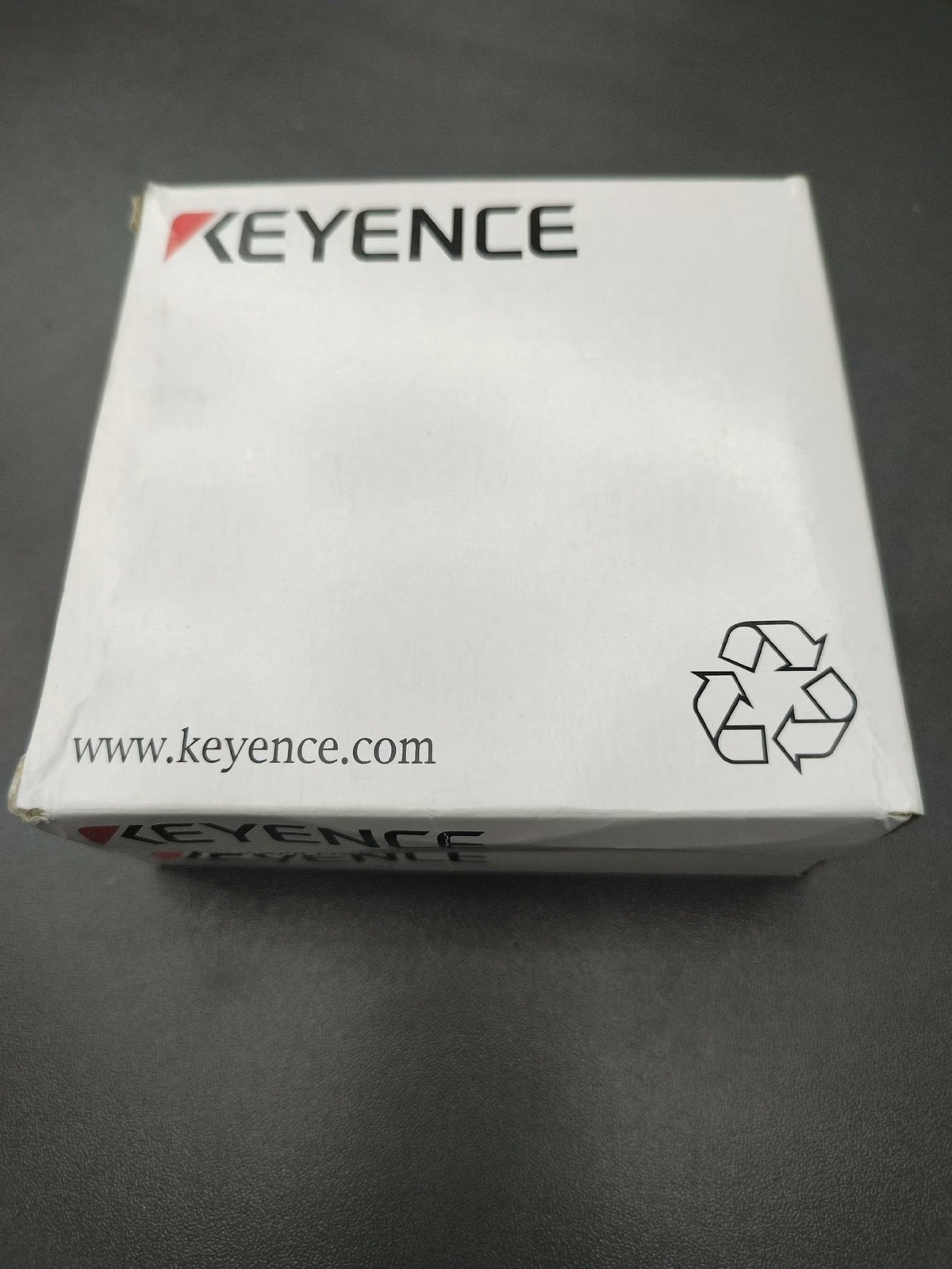 One KEYENCE/ PZ-G101N sensor new Welcome counteroffer