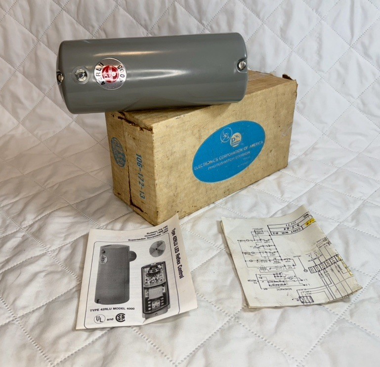 ALLEN BRADLEY 42RLU 4003 PHOTOELECTRIC SENSOR 42RLU403 RETROSPECTIVE CONTROL