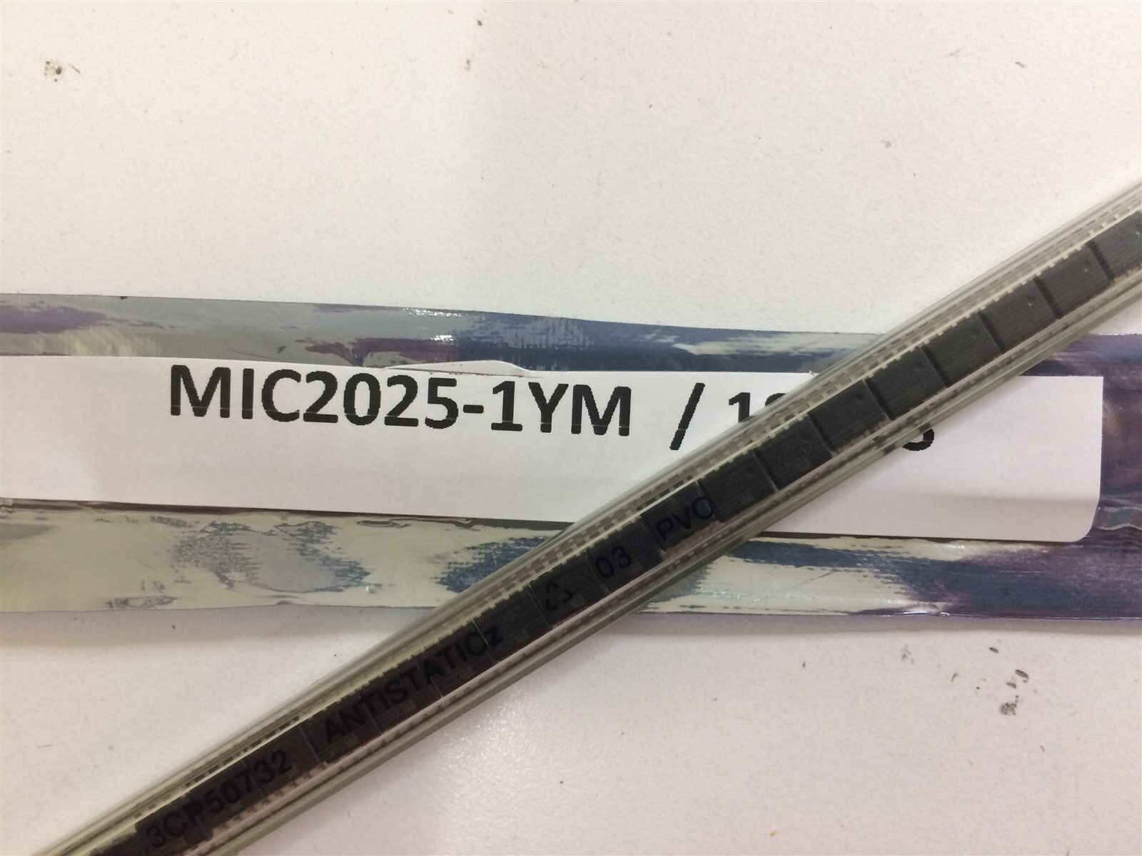 MIC2025-1YM MICREL IC PWR SWITCH N-CHAN 8PIN SOIC SMD 9 PIECES