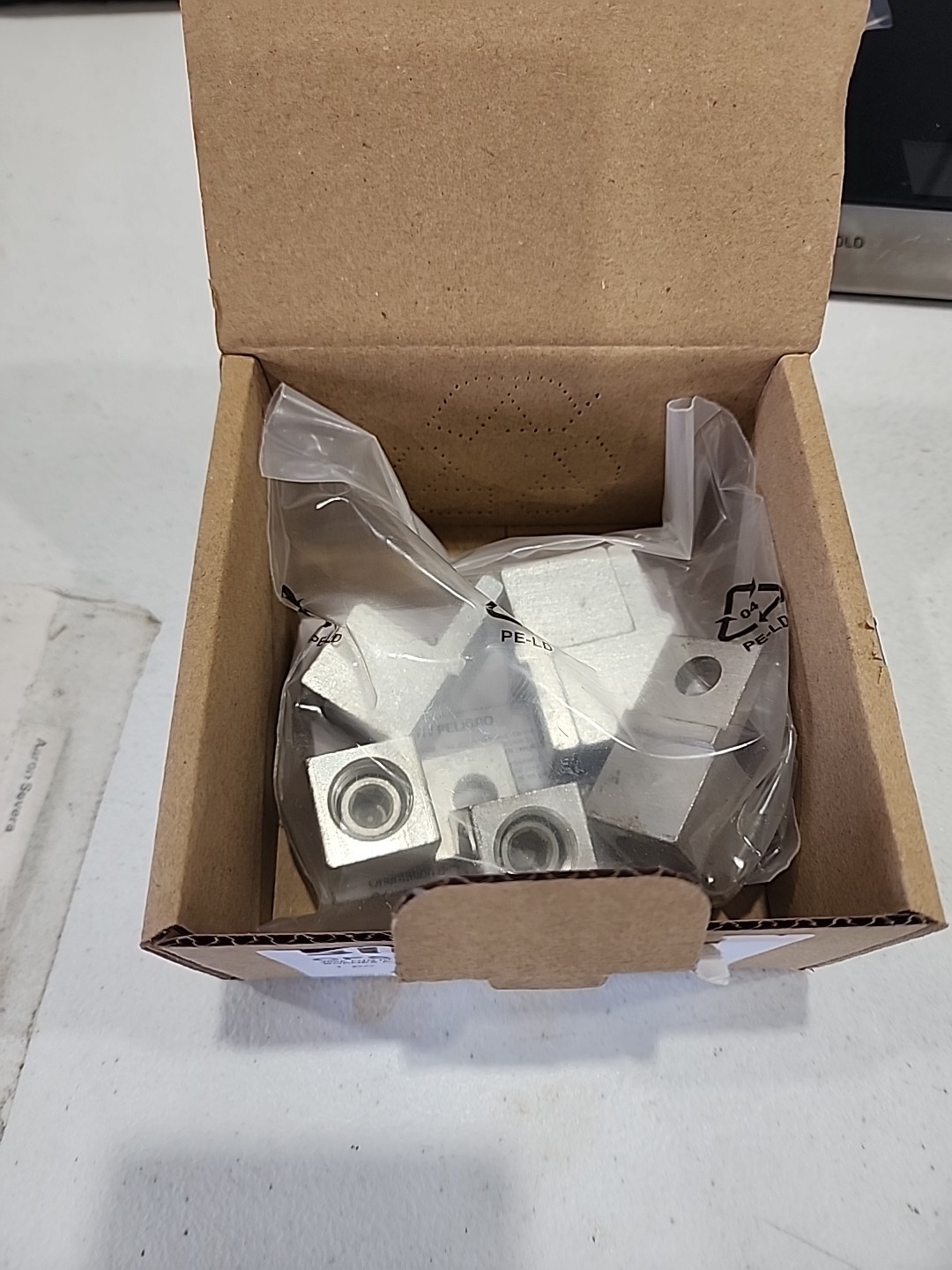SIEMENS CFSL200 200A LUG KIT-NEW