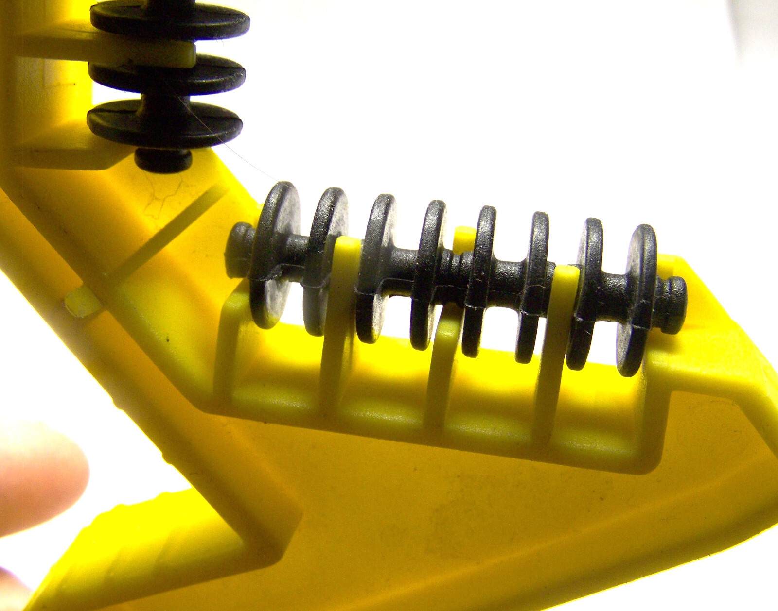 ROLLER GUIDE BRACE BRACKET YELLOW PLASTIC 6-1/2″ H 4-13/16 W 3/4″ T 1-5/8″WROL