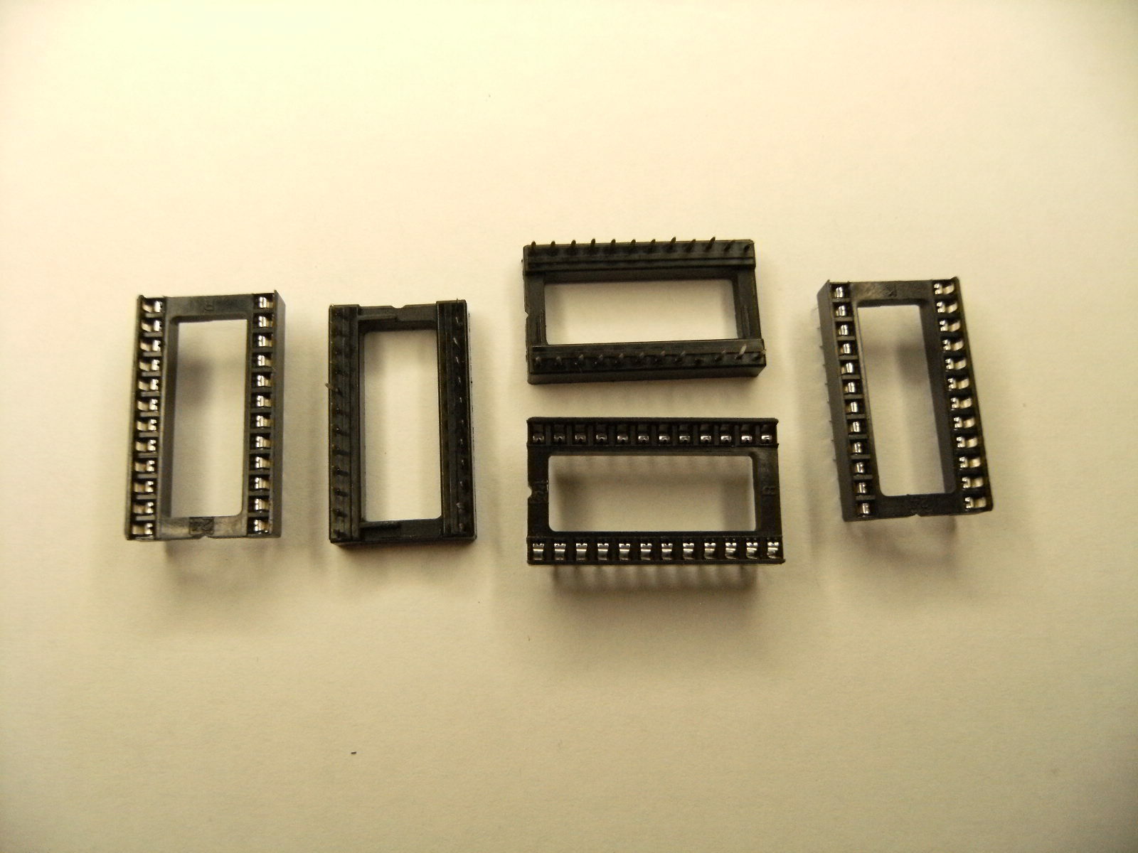 5x Pack Lot DIP24 Wide DIP IC Sockets 24 Pins 2 Rows 12 Pins Each Sides Circuit