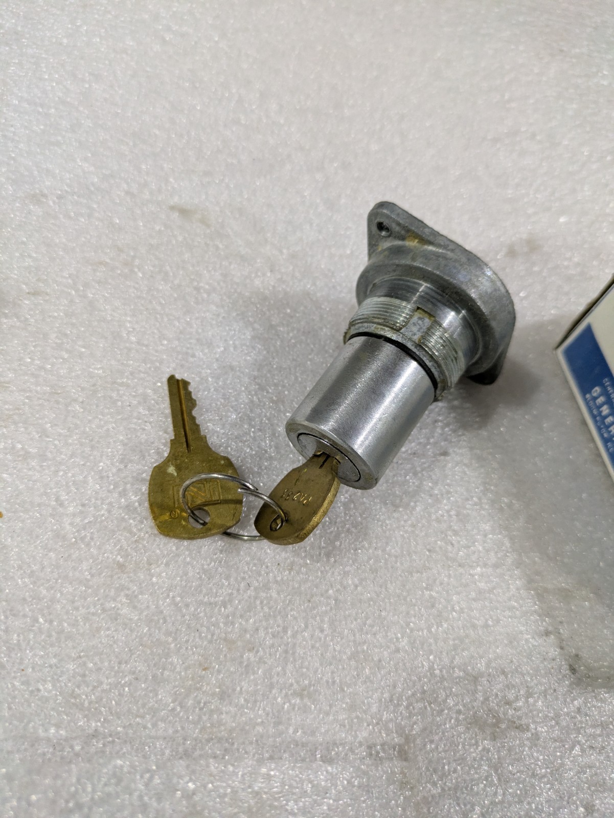 GE CR104 Heavy Duty Oiltight Key Selector Switch 2 Position Panel Mount Operator