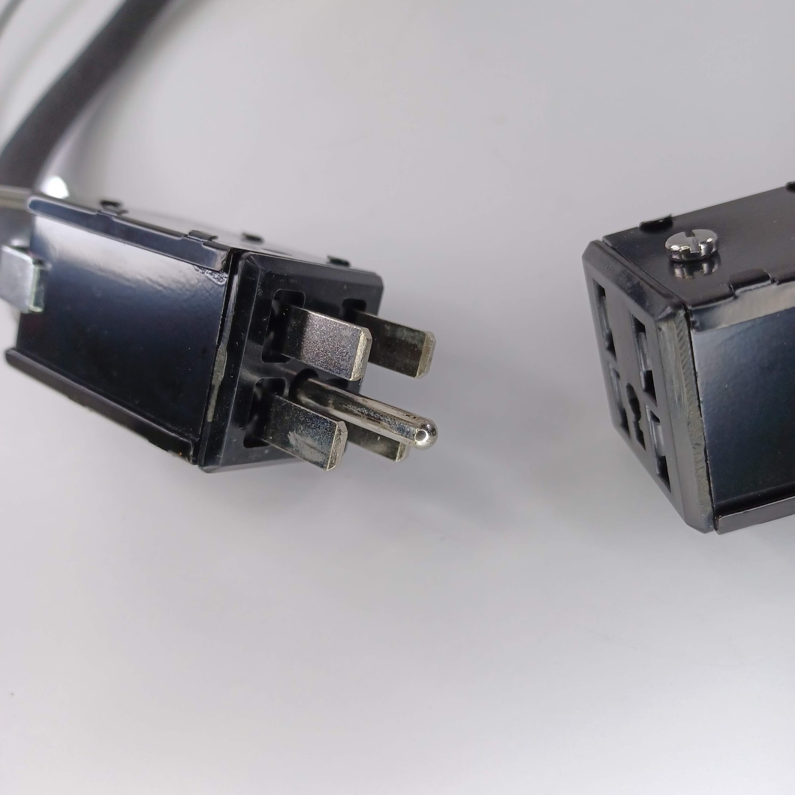 Power Cord L15-20 20A 250V plug with 5ft cable & Connectors Two Section