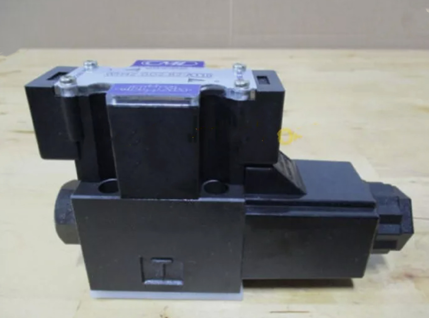 ONE Check valve WH42-G02-B2-A110 1PCS NEW FOR CML Hydraulic control