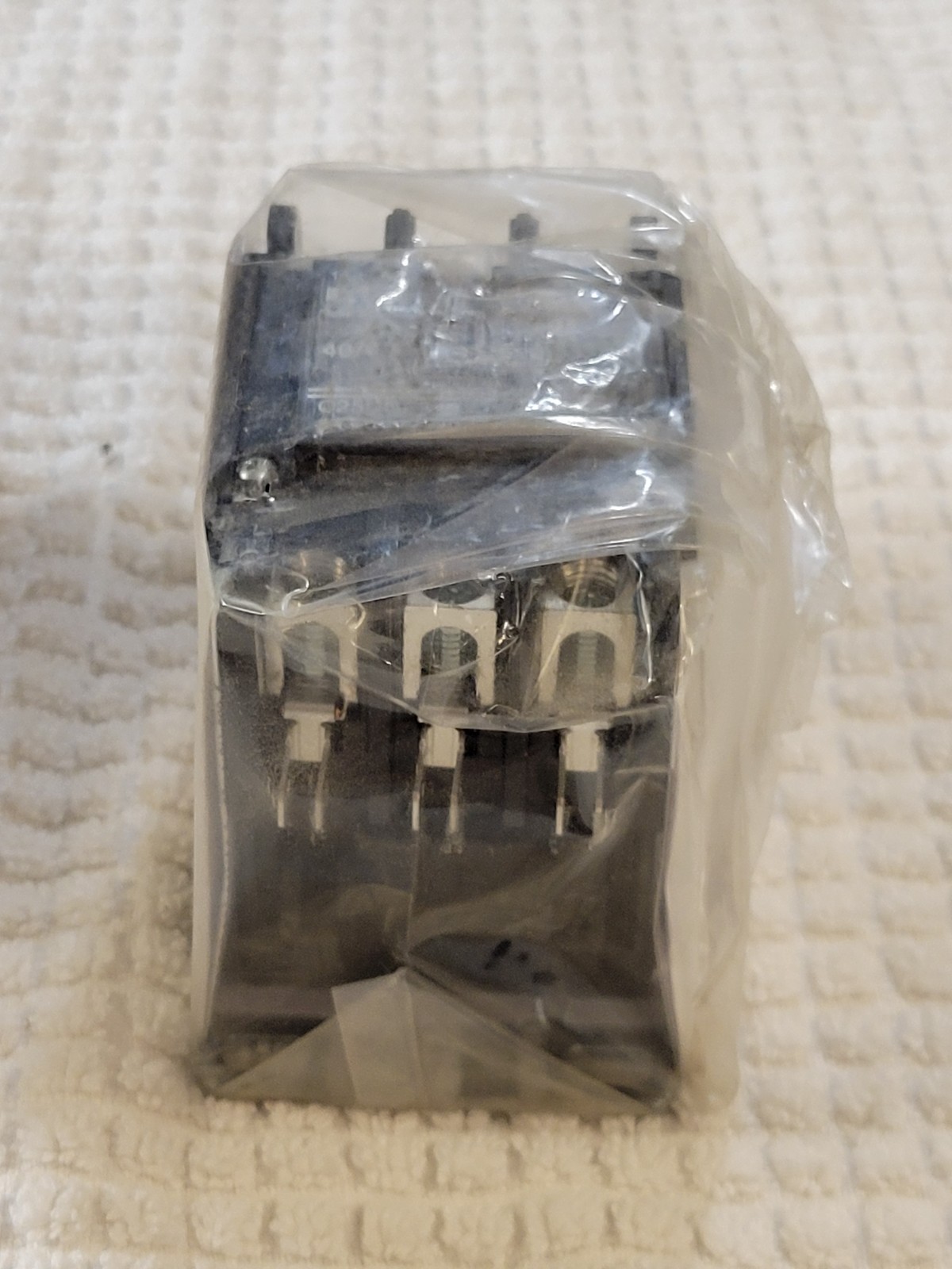 Eaton C25DNF340A 600V 40/60A Contactor New in Box style D125DNF340A Series D1