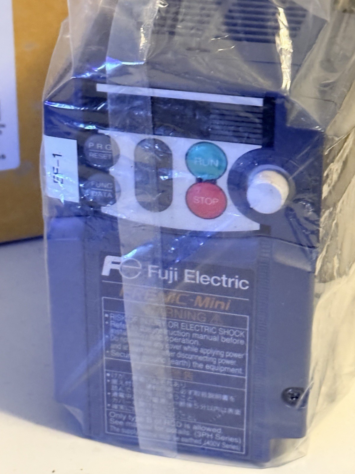 New Fuji FRN0010C2S-7U 2HP 230V 1 Ph In, 230V 3 Ph Out, Frenic-Mini VFD Inverter