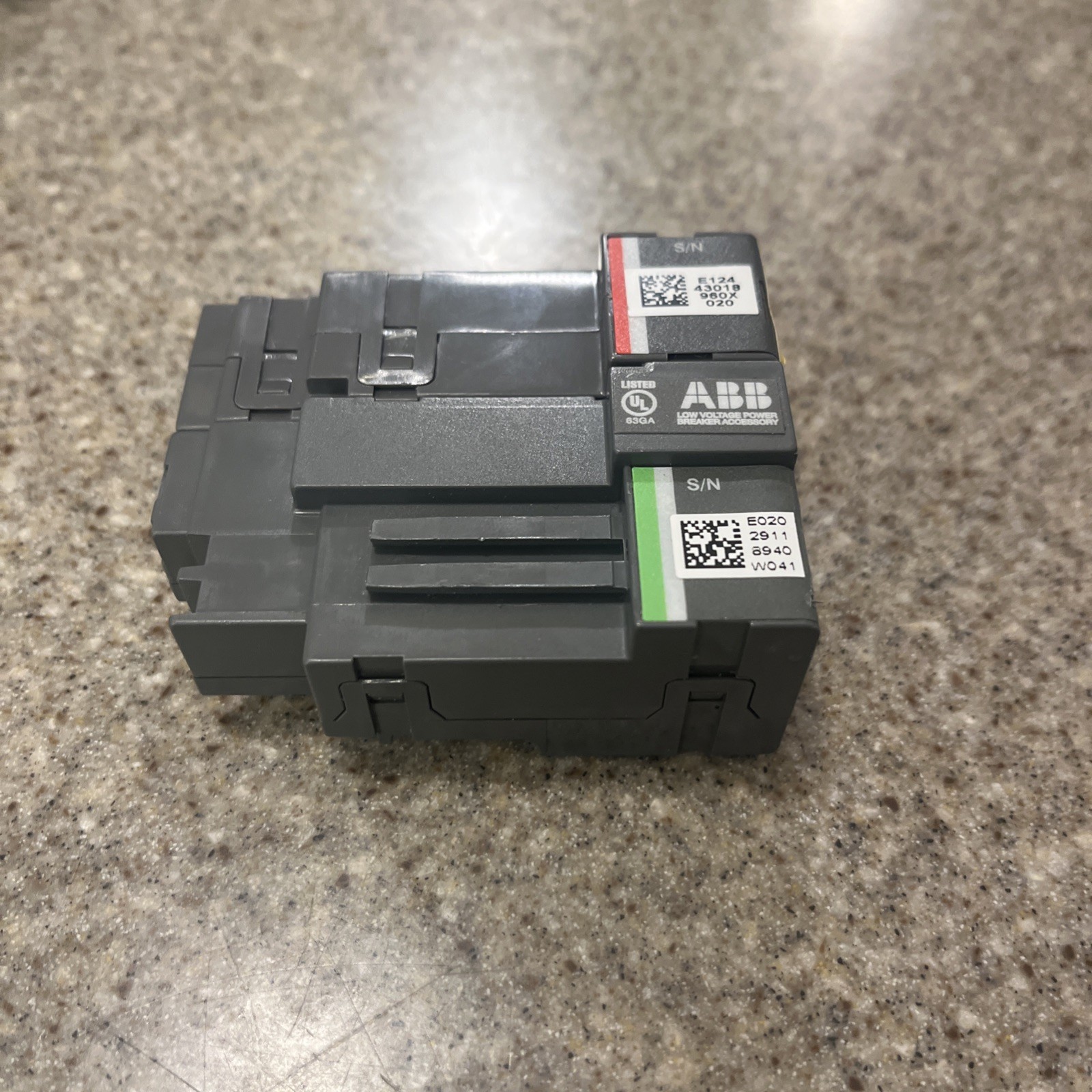 ABB Ekip Com Modbus RTU + Ekip Supply 110–240V + 3x Plug Modules – Emax/Tmax