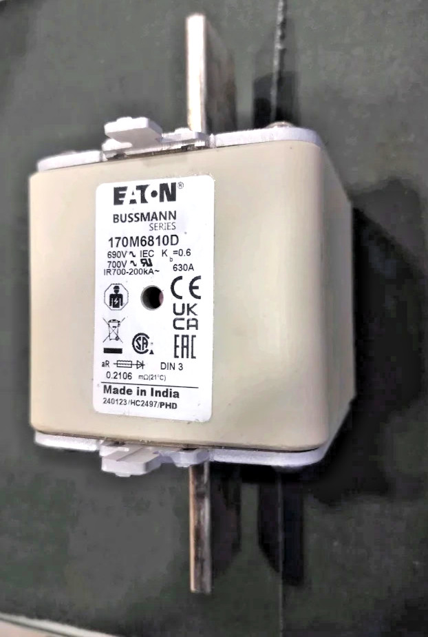 2PCS LOT- Eaton Bussmann 170M6810D high speed square body fuse, 690V/630A- New