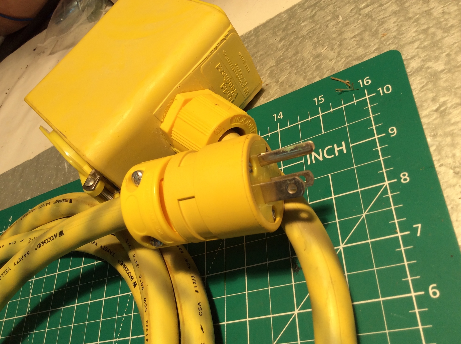 Woodhead 10′ Power Cable 2 GFI and 1 Twist 20A Safety Yellow 12/3 SOW-A New