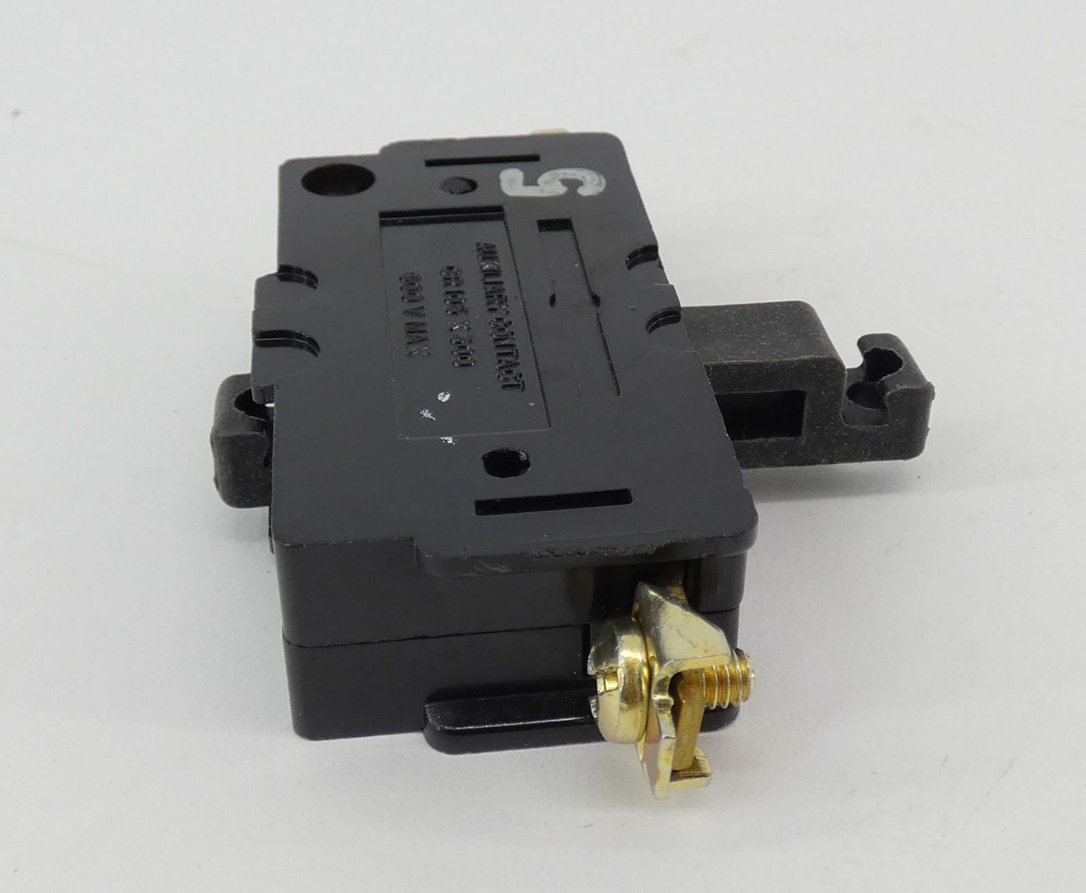 General Electric CR105X300P Auxiliary Contact Kit 600V – NEW Surplus!