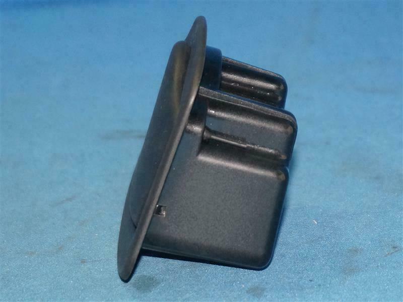 Ford YC3Z-7830702-BA YC3Z7830702BA Ash Tray Front Console New NOB
