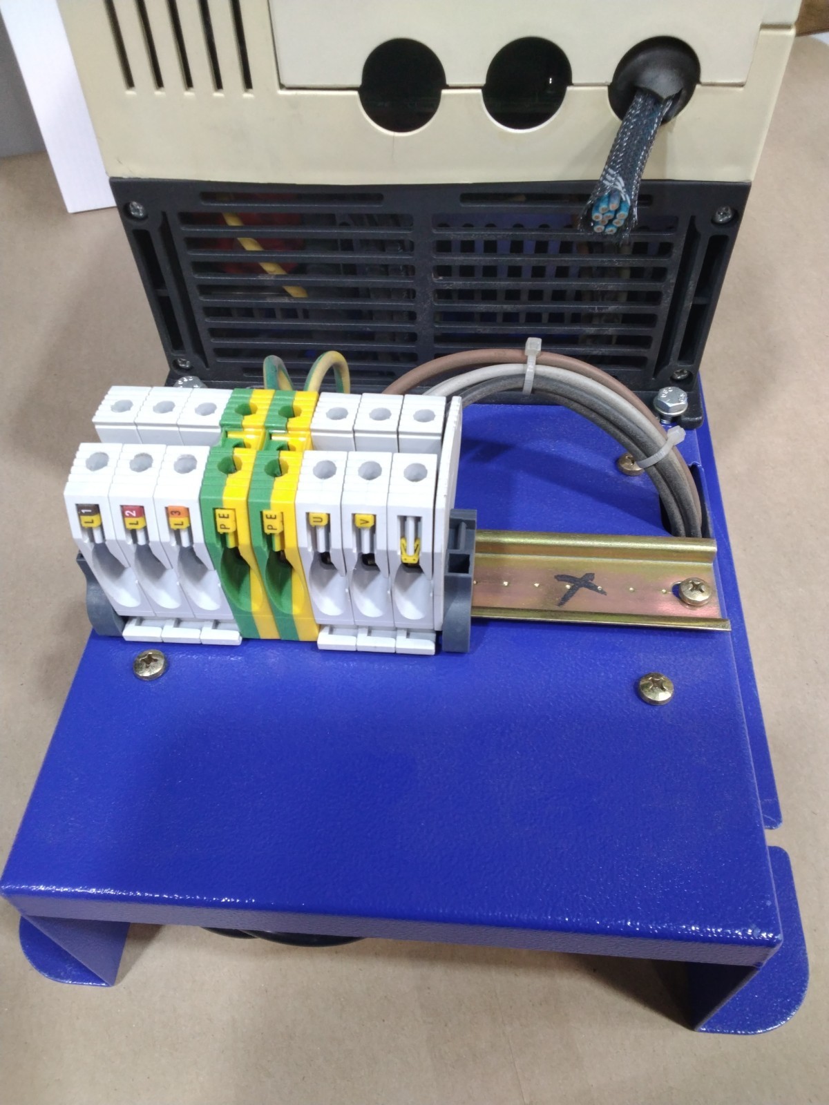 ANSALDO Sistemi Industrial SVMT033DBNF 380/415V 33KVA DRIVE 3PH 380/415 50/60HZ