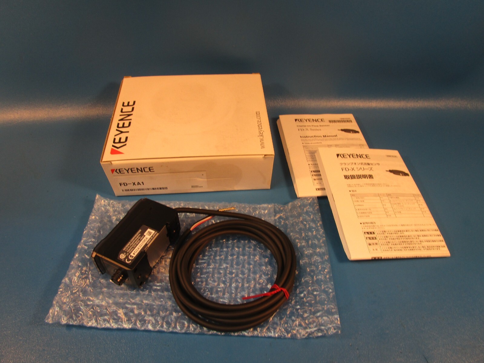 Keyence FDXA1 ClampOn Micro Flow Sensor Controller DIN Rail Type G2U